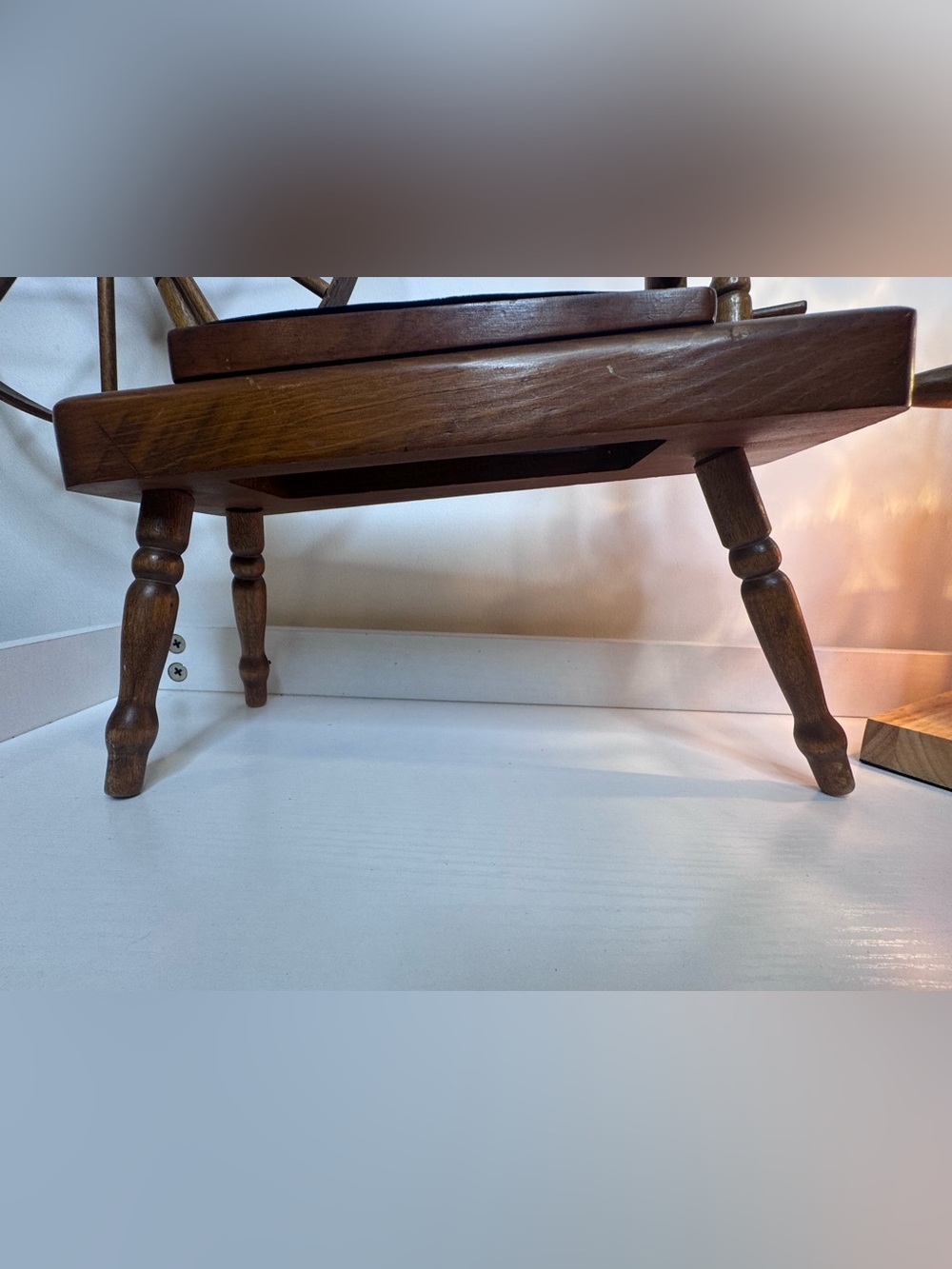 Vintage 1960s mini tabletop wooden spindle planter - Picture 6 of 9
